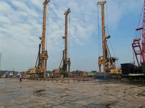 1. 打桩现场.webp