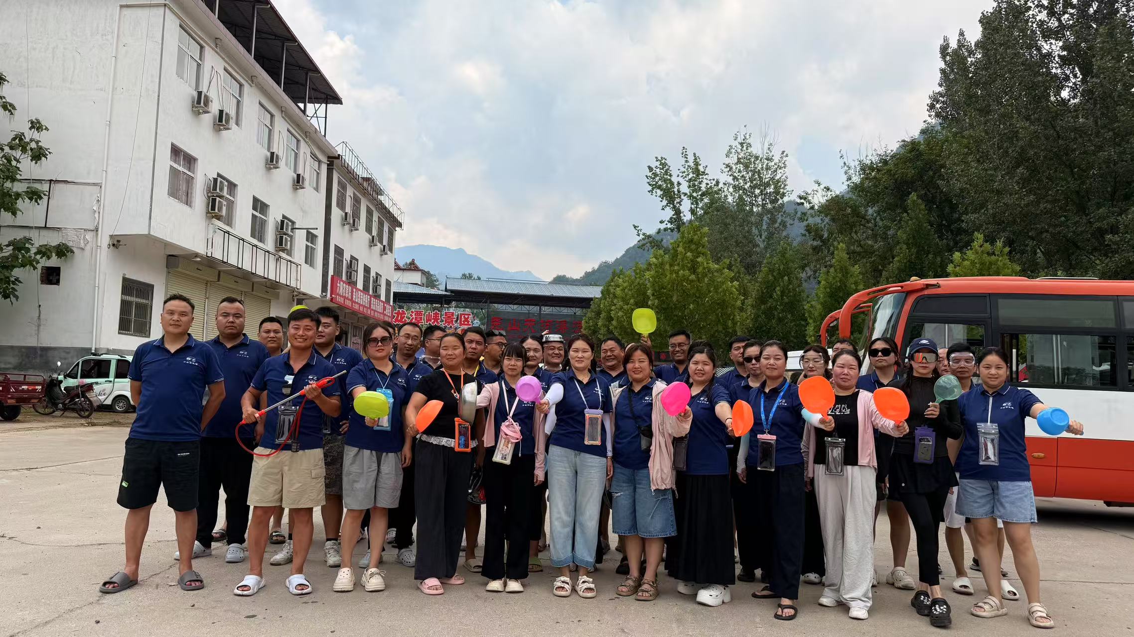 Wanzhong Water Treatment Team Embarks on Thrilling Rafting Adventure, Strengthening Bonds Amidst Nature's Flow